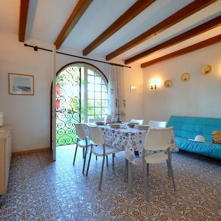 Villa Salvador